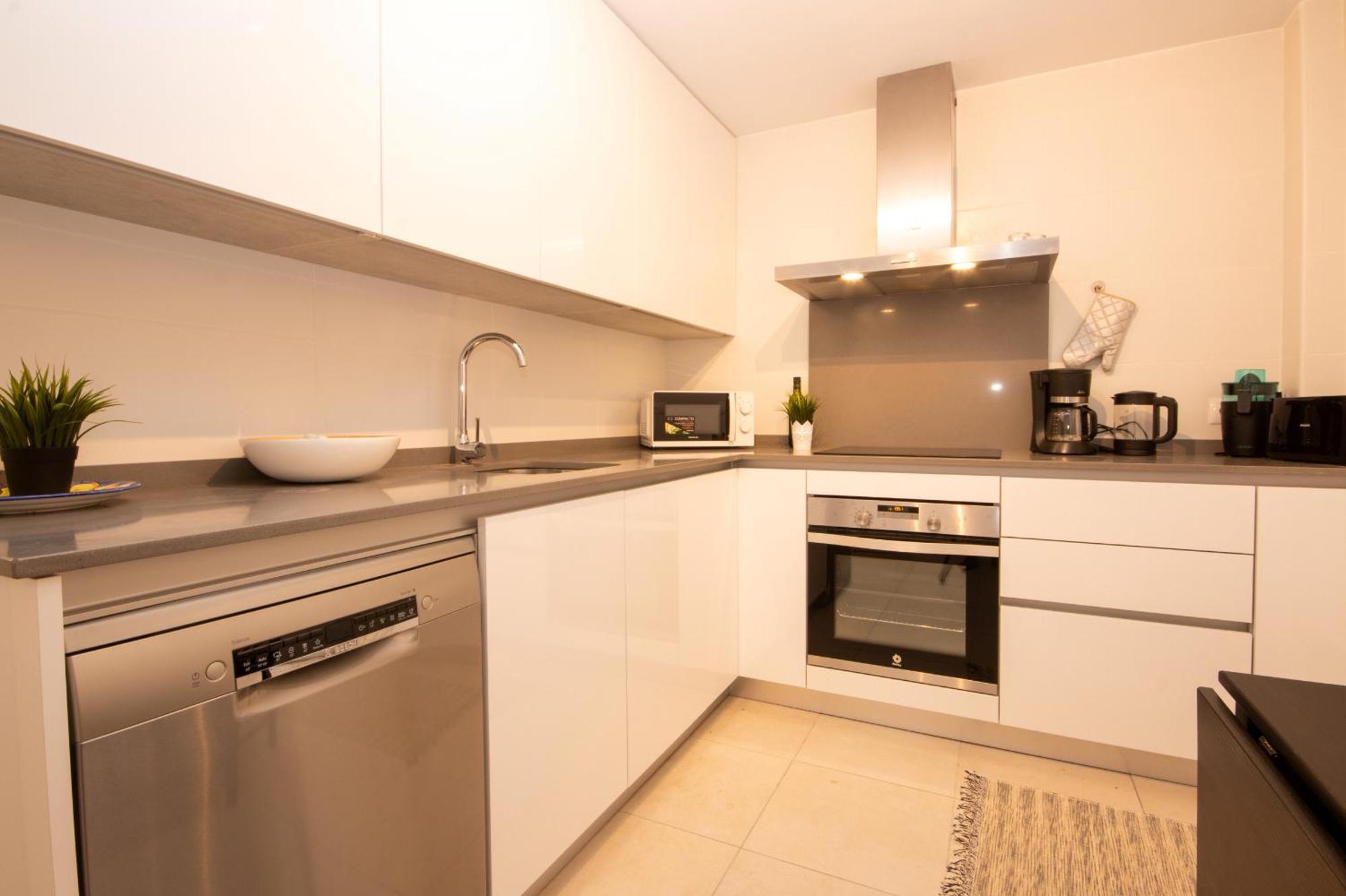 Apartment 3 Bed Nueva Andalucia 5 Min Drive To Banus *